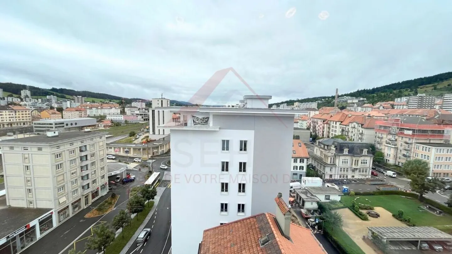 Raro a Delémont: luminoso appartamento di 3,5 locali con 85 m², terrazza e vista panoramica - Foto 15 di 15