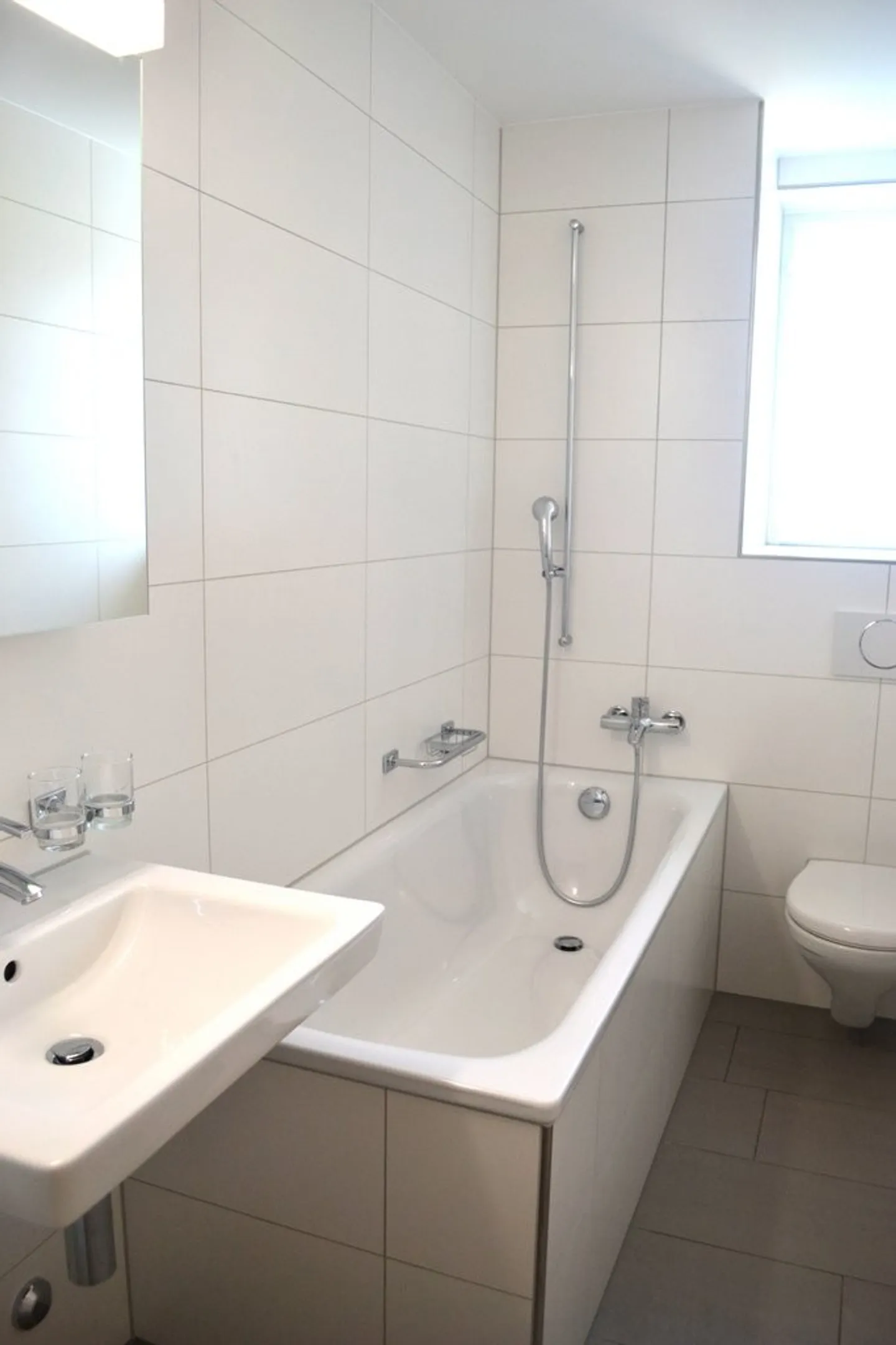 Old Building Apartment at Goldbrunnenplatz - Photo 6 of 10