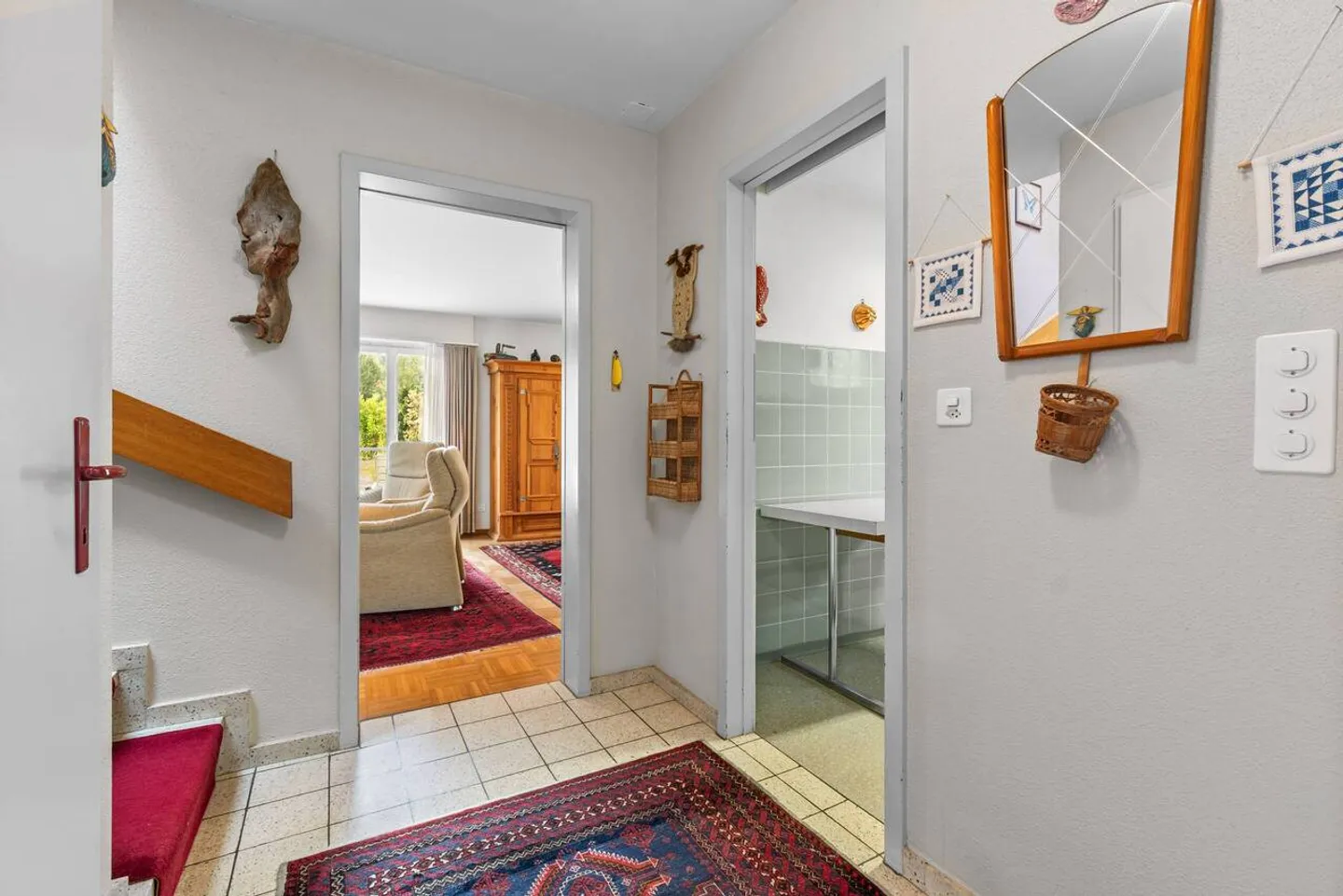 5.5-Zimmer-Reihenhaus mit schönem Umschwung in Münchenstein! - Photo 2 of 12