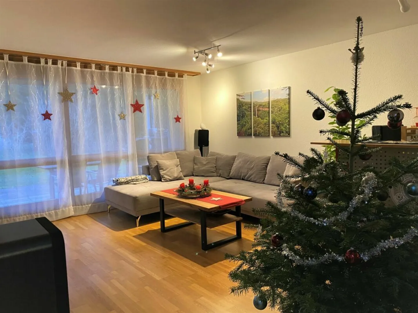 Well-maintained 4.5-room ground floor apartment with covered seating area - Photo 3 of 9