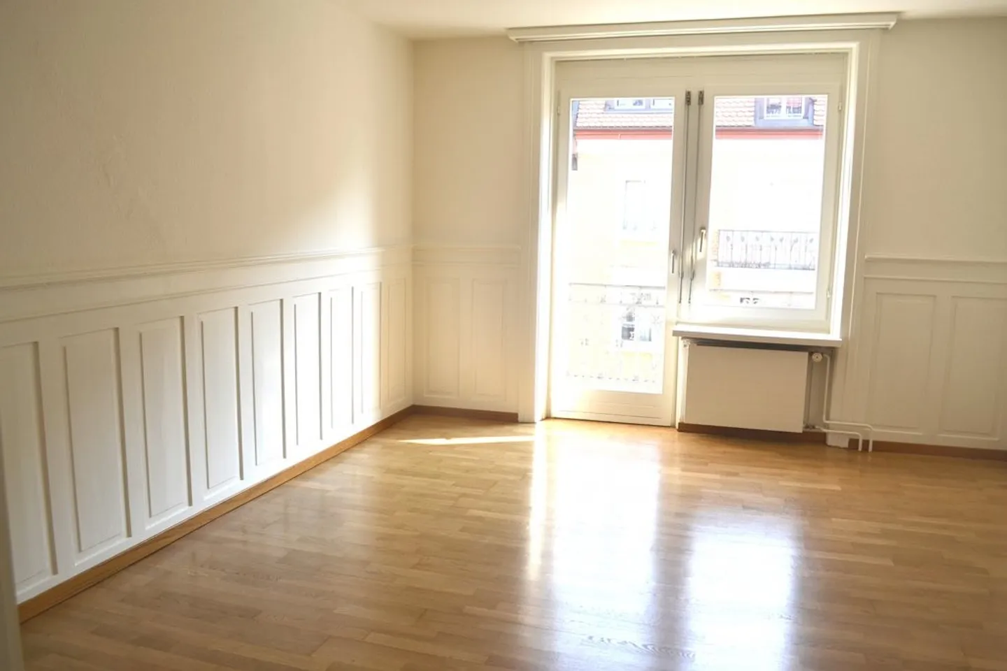 Old Building Apartment at Goldbrunnenplatz - Photo 2 of 10