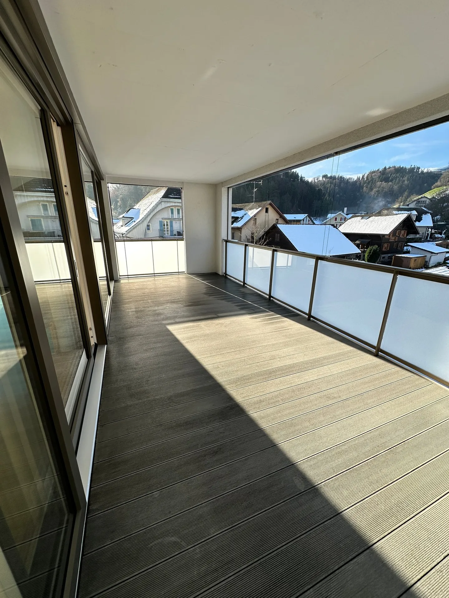 Modern 2.5-room apartment with balcony and garage in Menznau - Photo 13 of 13