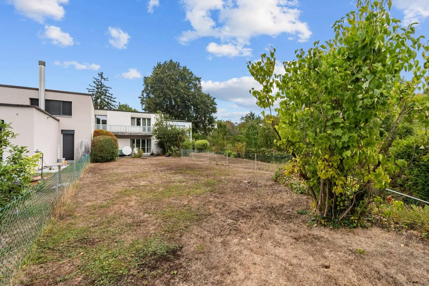 5.5-Zimmer-Reihenhaus mit schönem Umschwung in Münchenstein! - Photo 5 of 12