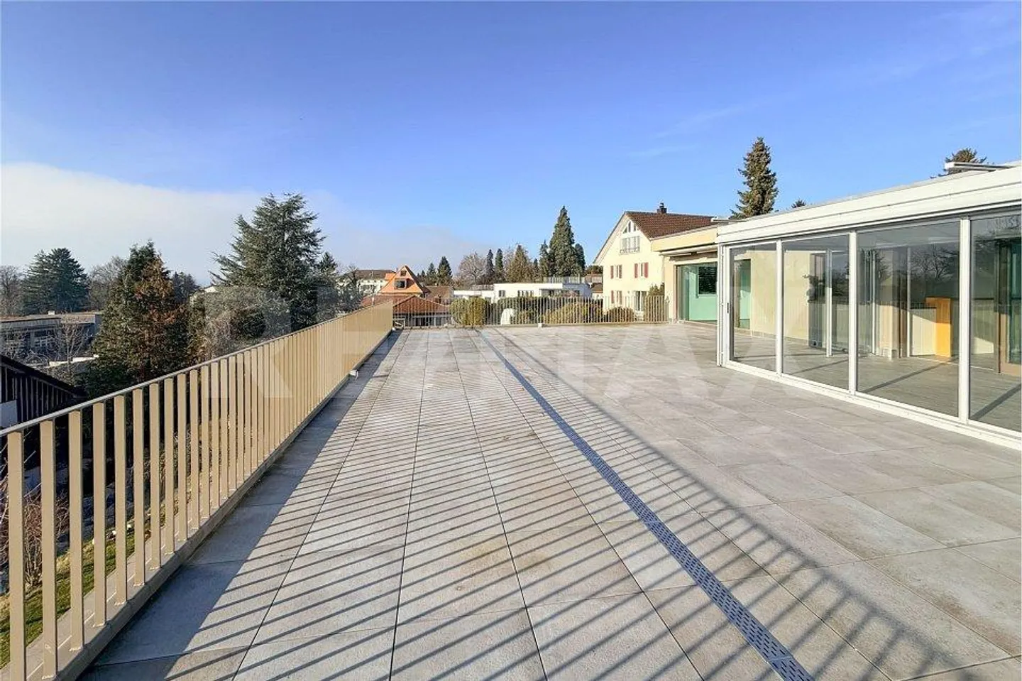 Exclusive 4.5 Room Penthouse Apartment for Sale in Meisterschwanden - Photo 2 of 13