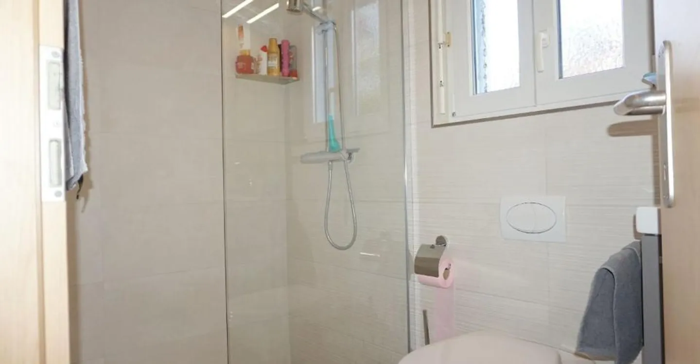 ARI-251 - Geräumige umweltfreundliche Familienvilla (PAC) in der begehrten Nachbarschaft - Foto 8 von 13