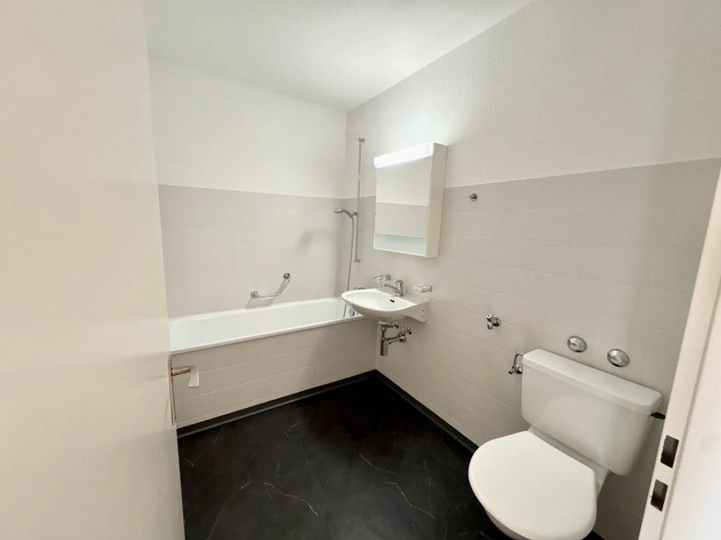 Stylish 4.5 Apartment near Highway Entrance - Gallusmarkt - Photo 3 of 10