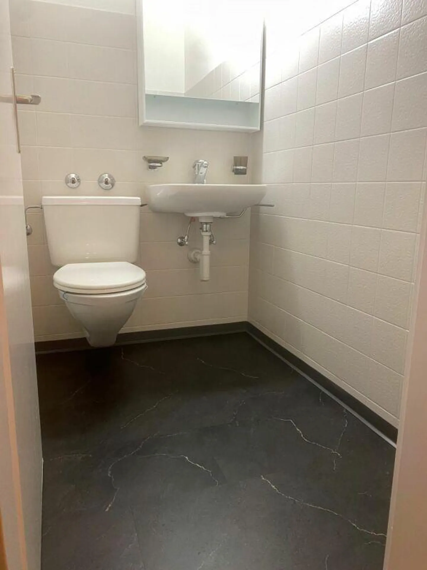 Stylish 4.5 Apartment near Highway Entrance - Gallusmarkt - Photo 4 of 10