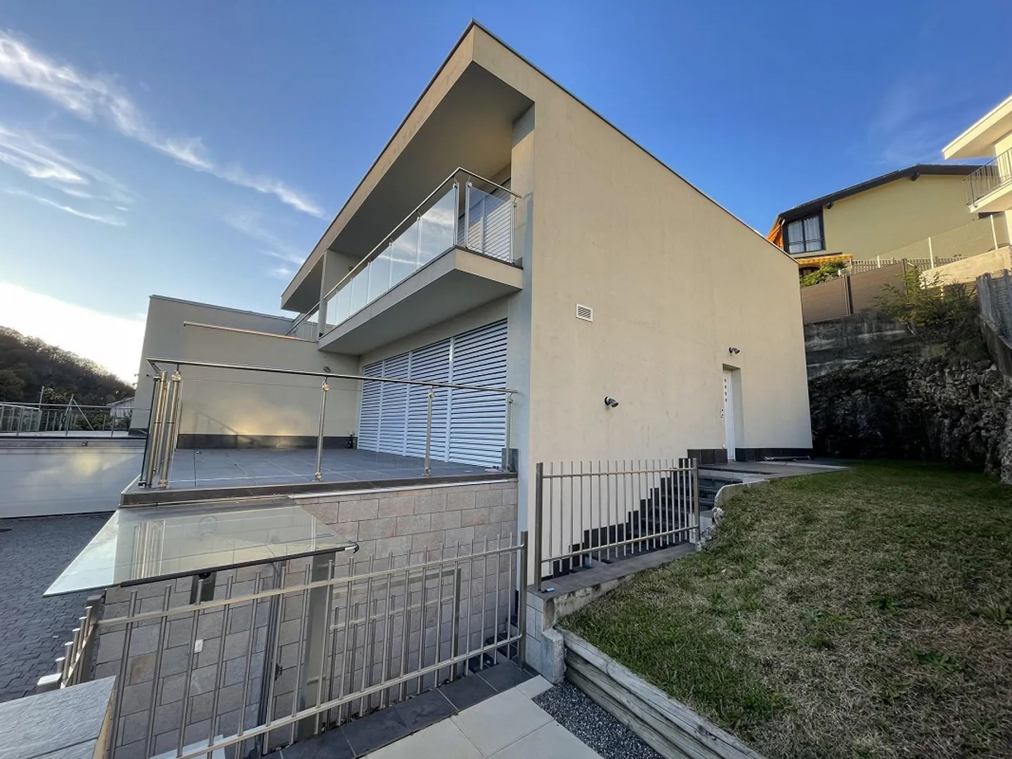 MODERNA ED AMPIA VILLETTA 4.5 IN AFFITTO AD ARZO - Photo 12 of 13