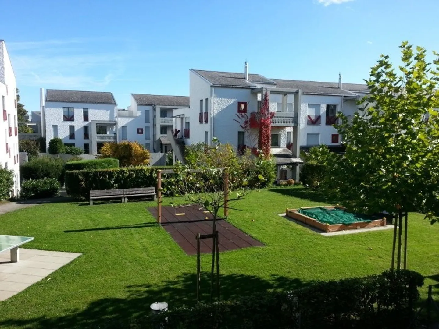 schöne, grosszügige 3.5 Zimmerwohnung mit Balkon an ruhiger Lage - Foto 1 von 7