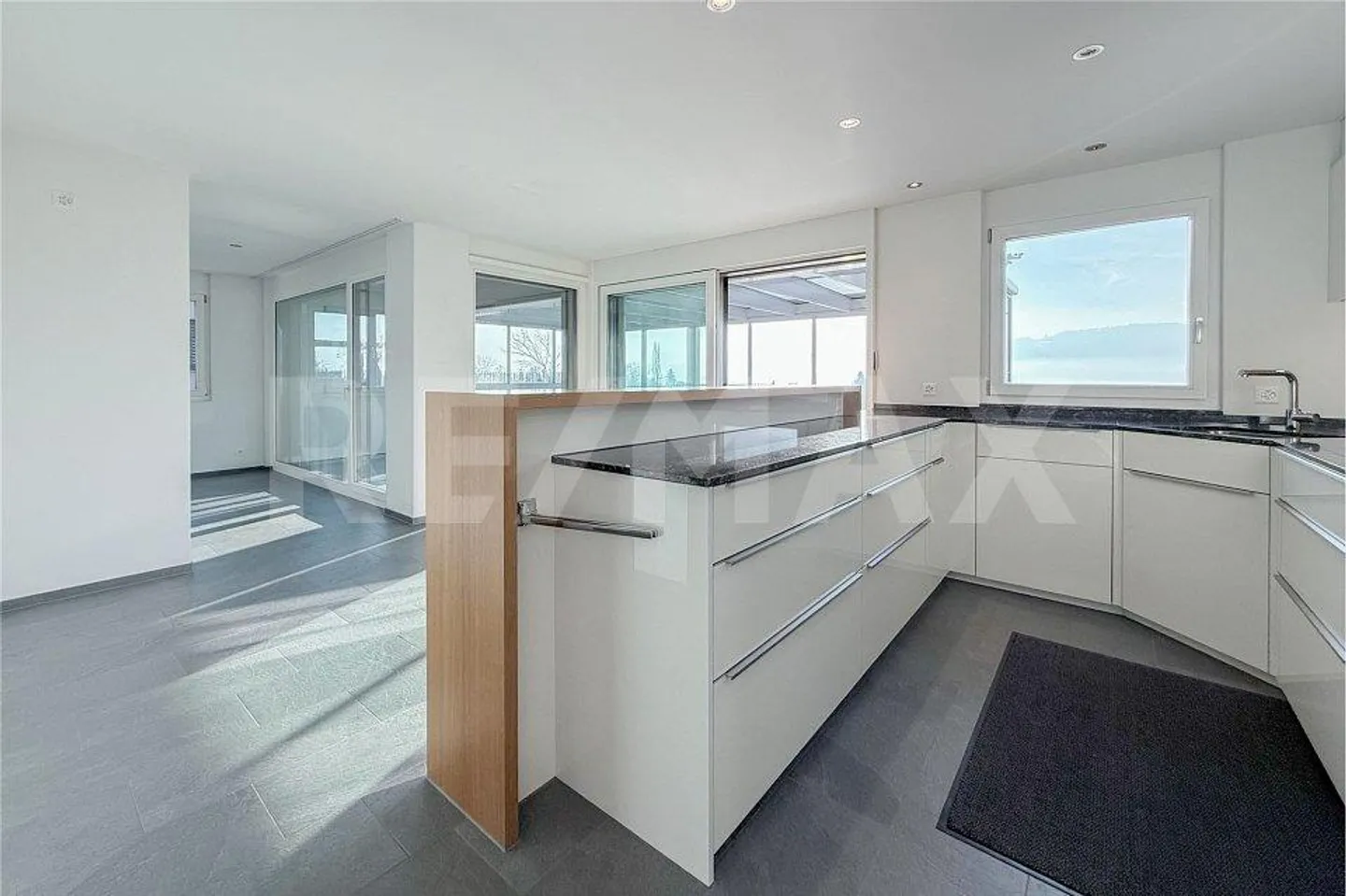 Exclusive 4.5 Room Penthouse Apartment for Sale in Meisterschwanden - Photo 6 of 13