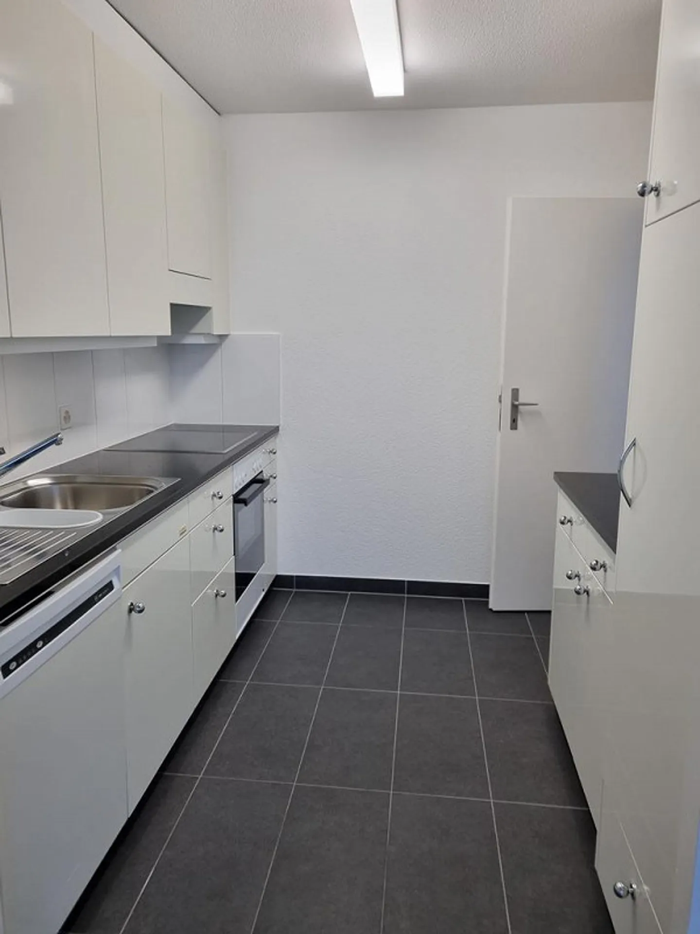 Modernes Apartment mit traumhafter Aussicht - Foto 4 von 11