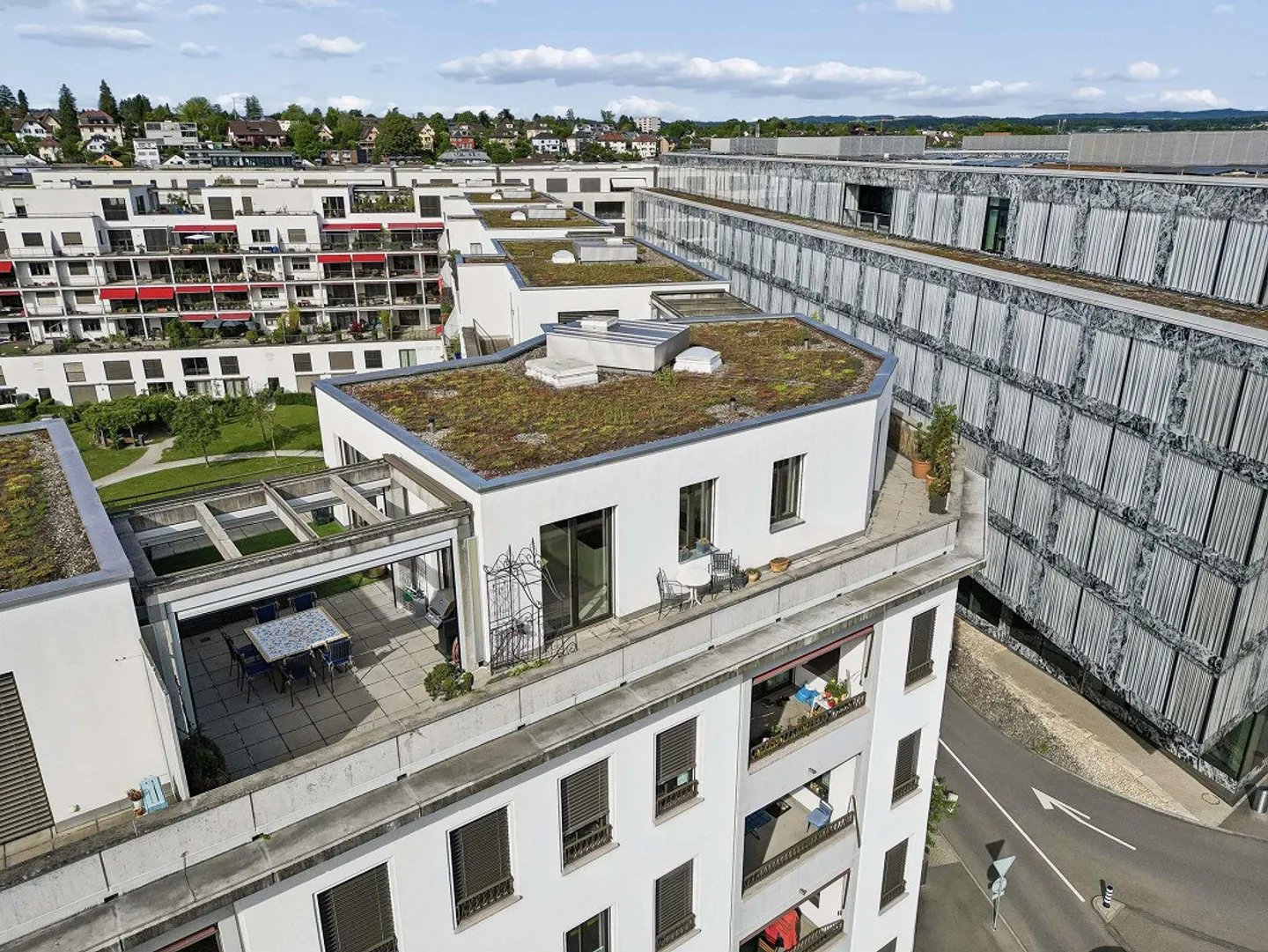 Appartement en attique 3,5 pièces avec terrasse de 117 m2 à Wallisellen - Photo 1 sur 14
