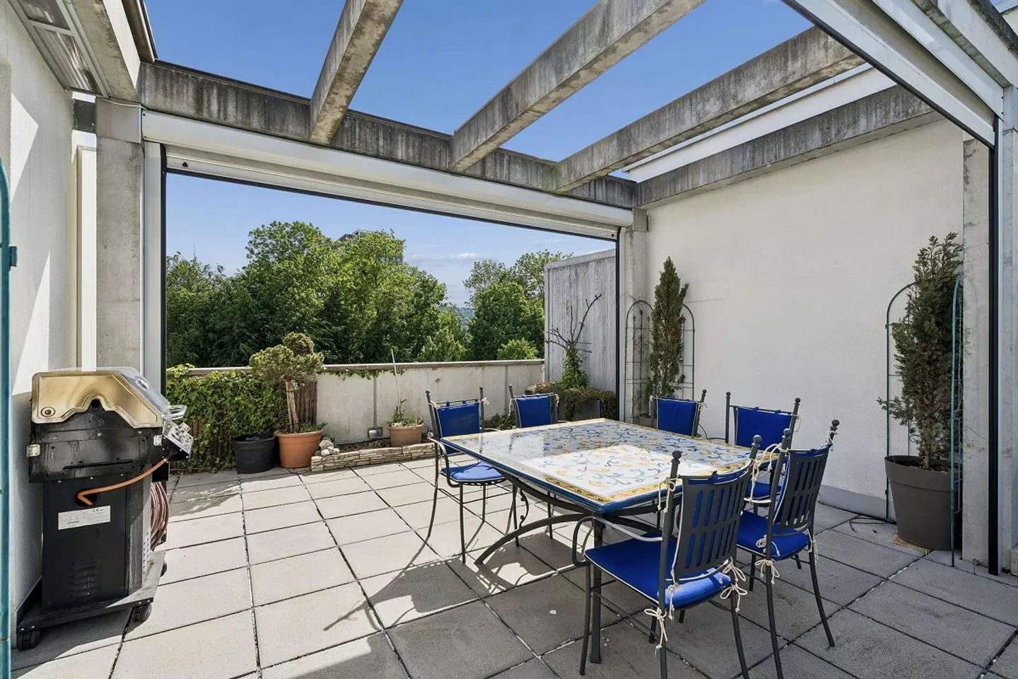 Appartement en attique 3,5 pièces avec terrasse de 117 m2 à Wallisellen - Photo 2 sur 14