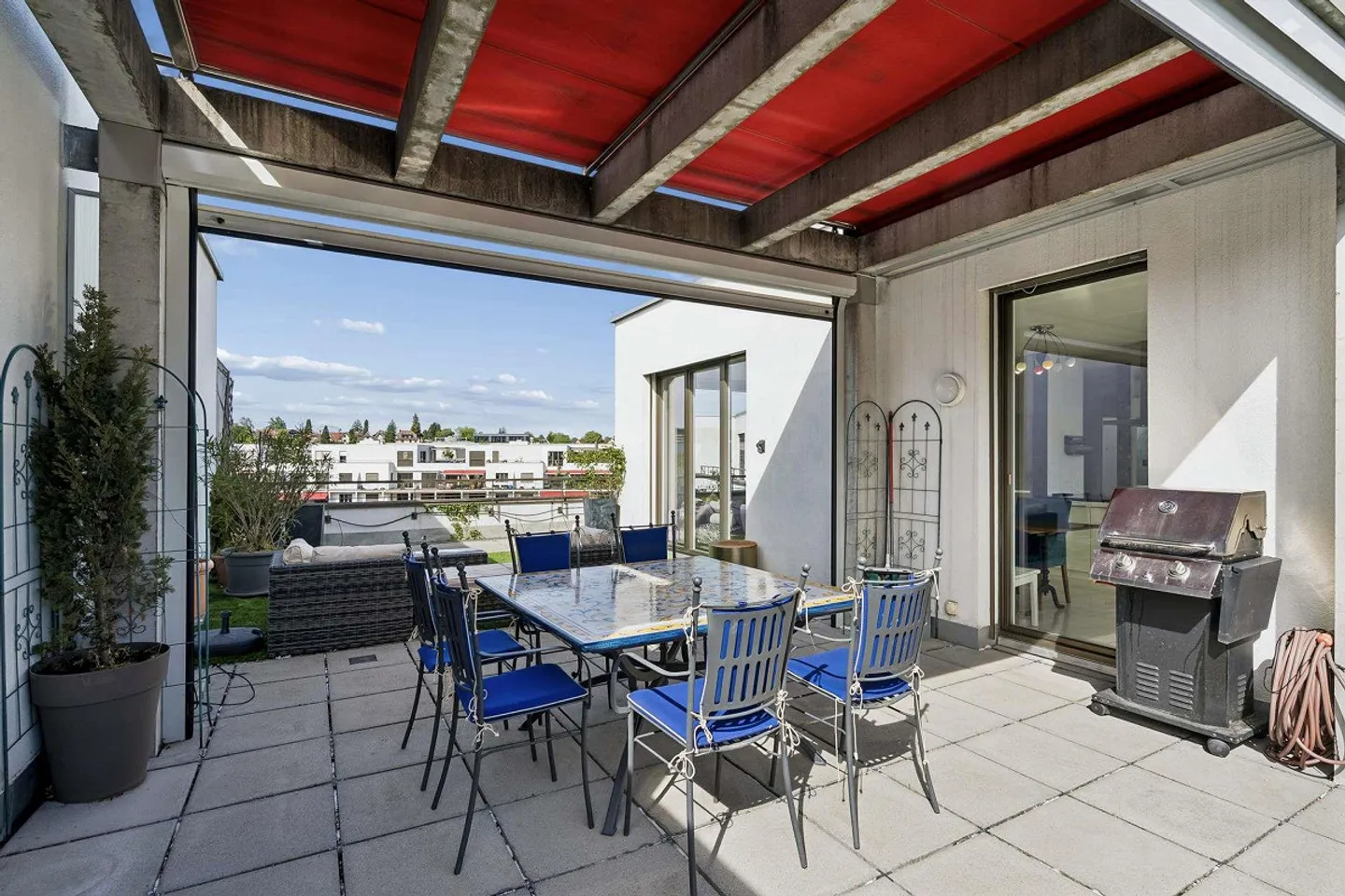Appartement en attique 3,5 pièces avec terrasse de 117 m2 à Wallisellen - Photo 3 sur 14