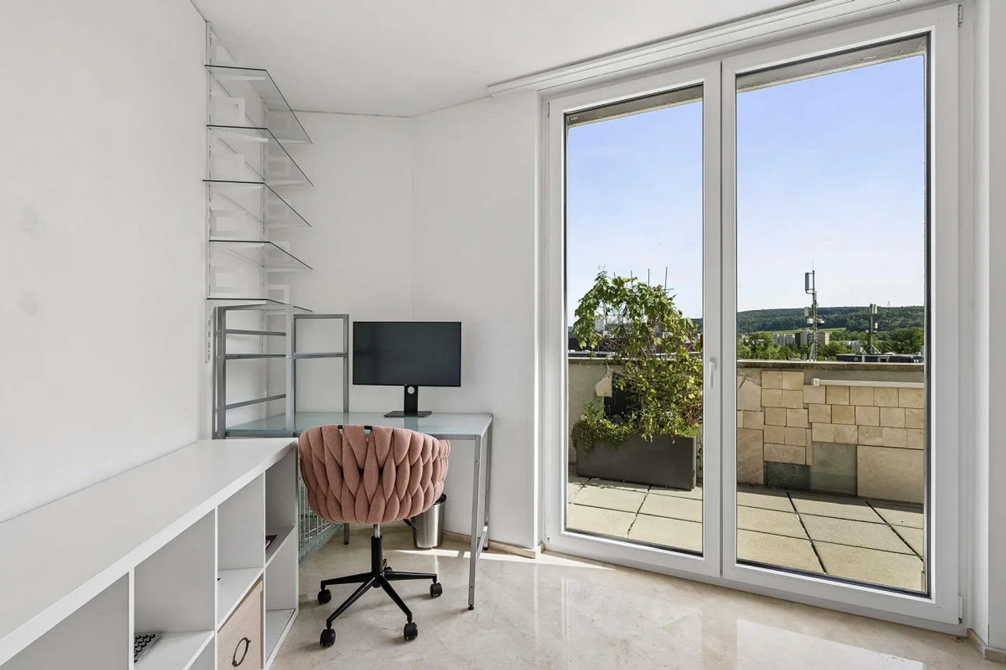 Appartement en attique 3,5 pièces avec terrasse de 117 m2 à Wallisellen - Photo 11 sur 14