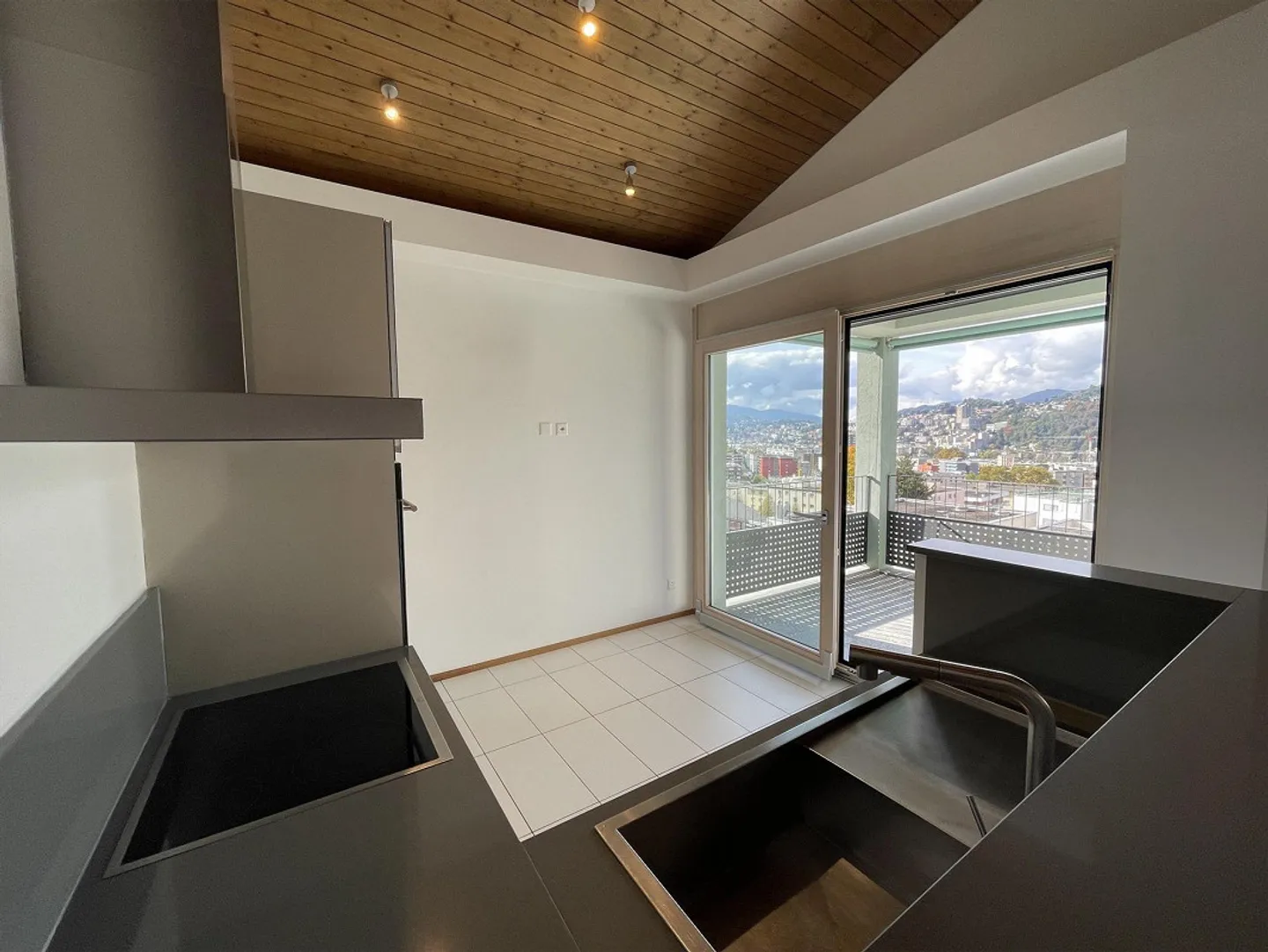 Charming Penthouse con Soppalco - Foto 5 di 13