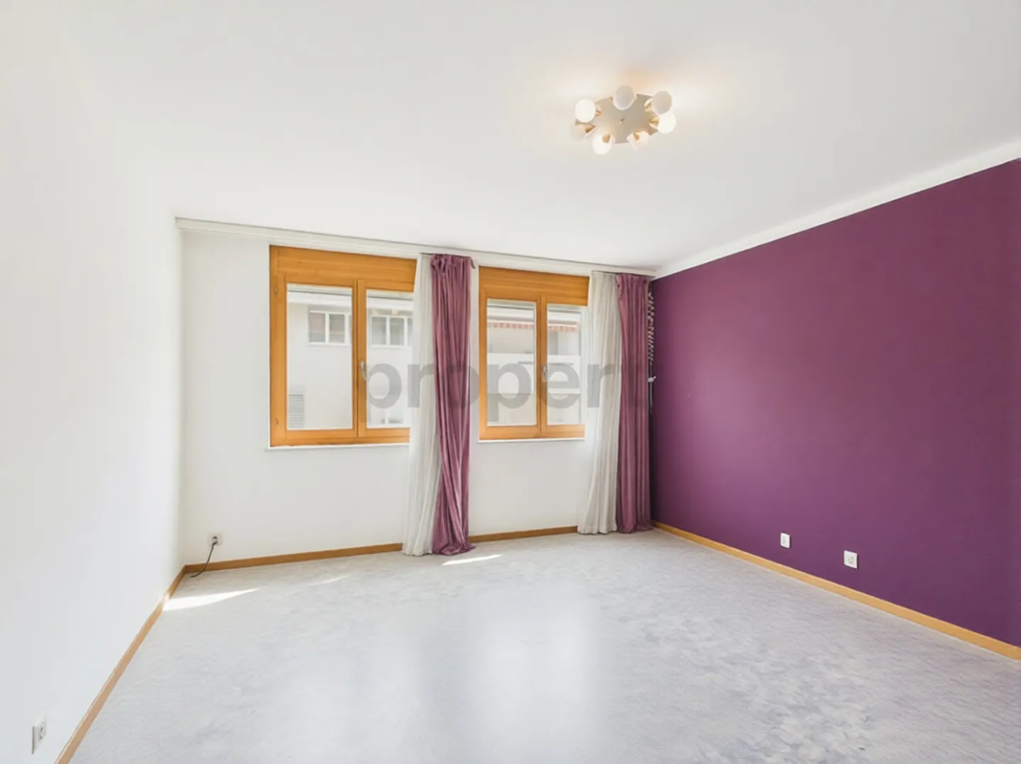 Appartamento elegante di 4,5 stanze recentemente ristrutturato con parcheggio privato, Bubendorf - Foto 4 di 12