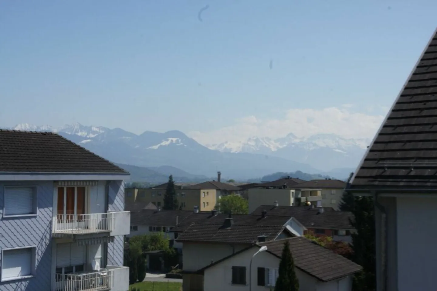 Appartement ensoleillé avec balcon - Photo 7 sur 9