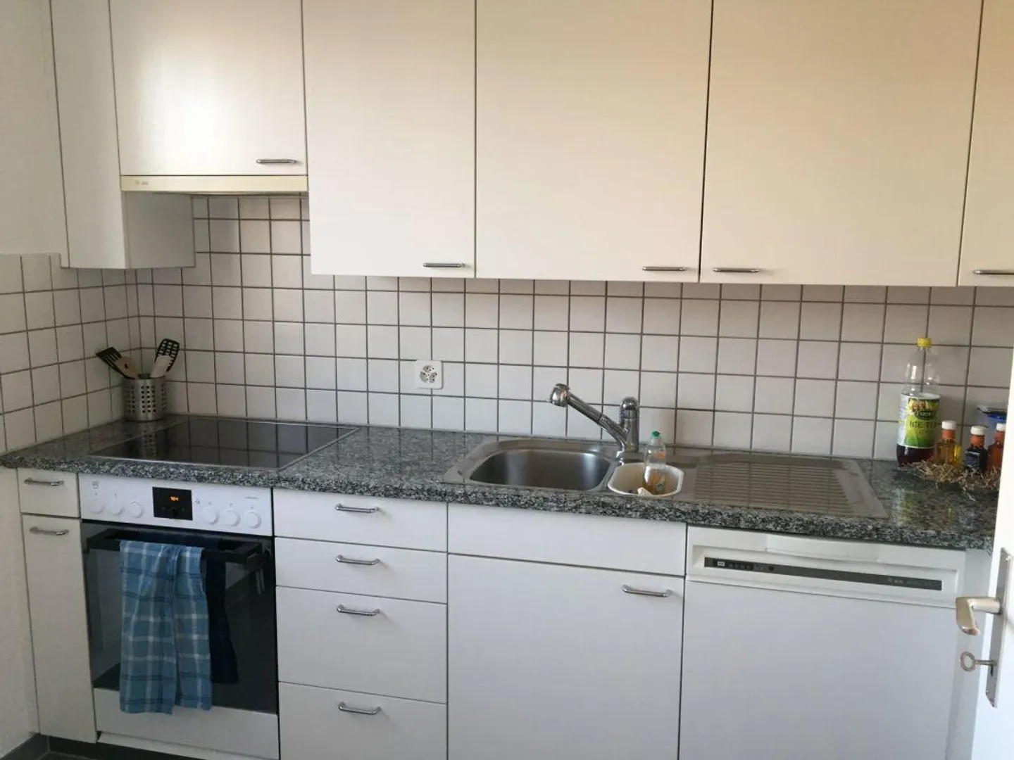 Gemütliche Dachwohnung mit Kaminofen - Foto 2 von 14