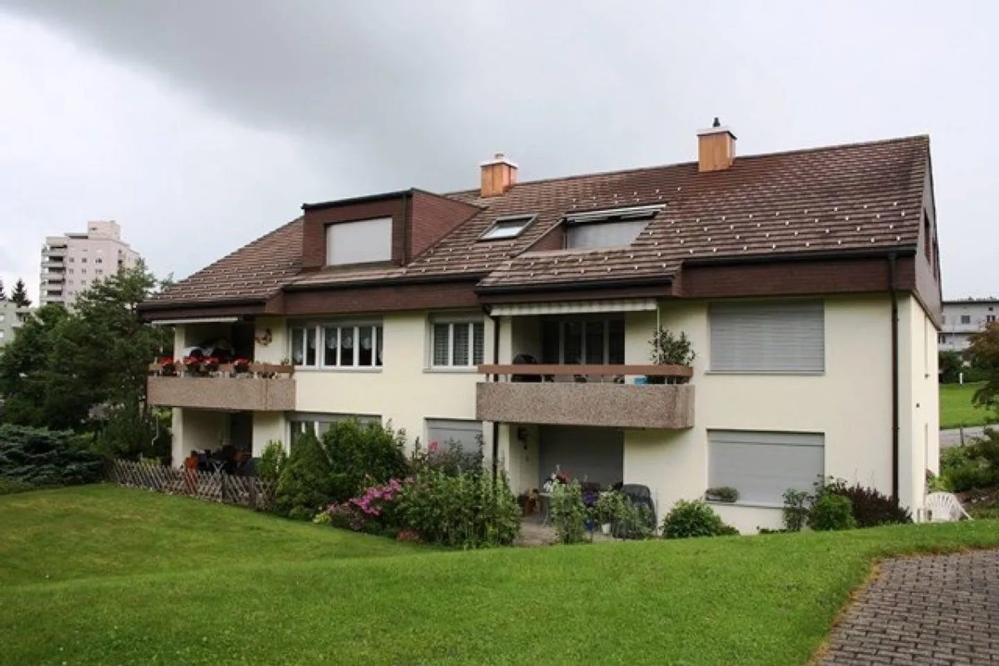 Gemütliche Dachwohnung mit Kaminofen - Foto 1 von 14