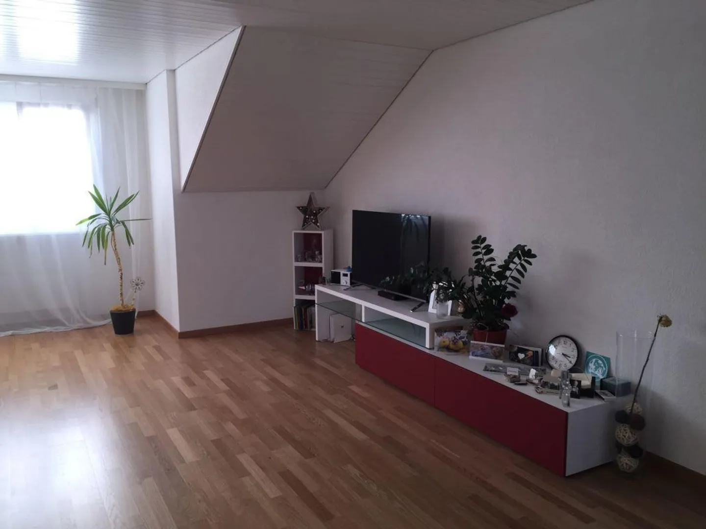 Gemütliche Dachwohnung mit Kaminofen - Foto 8 von 14