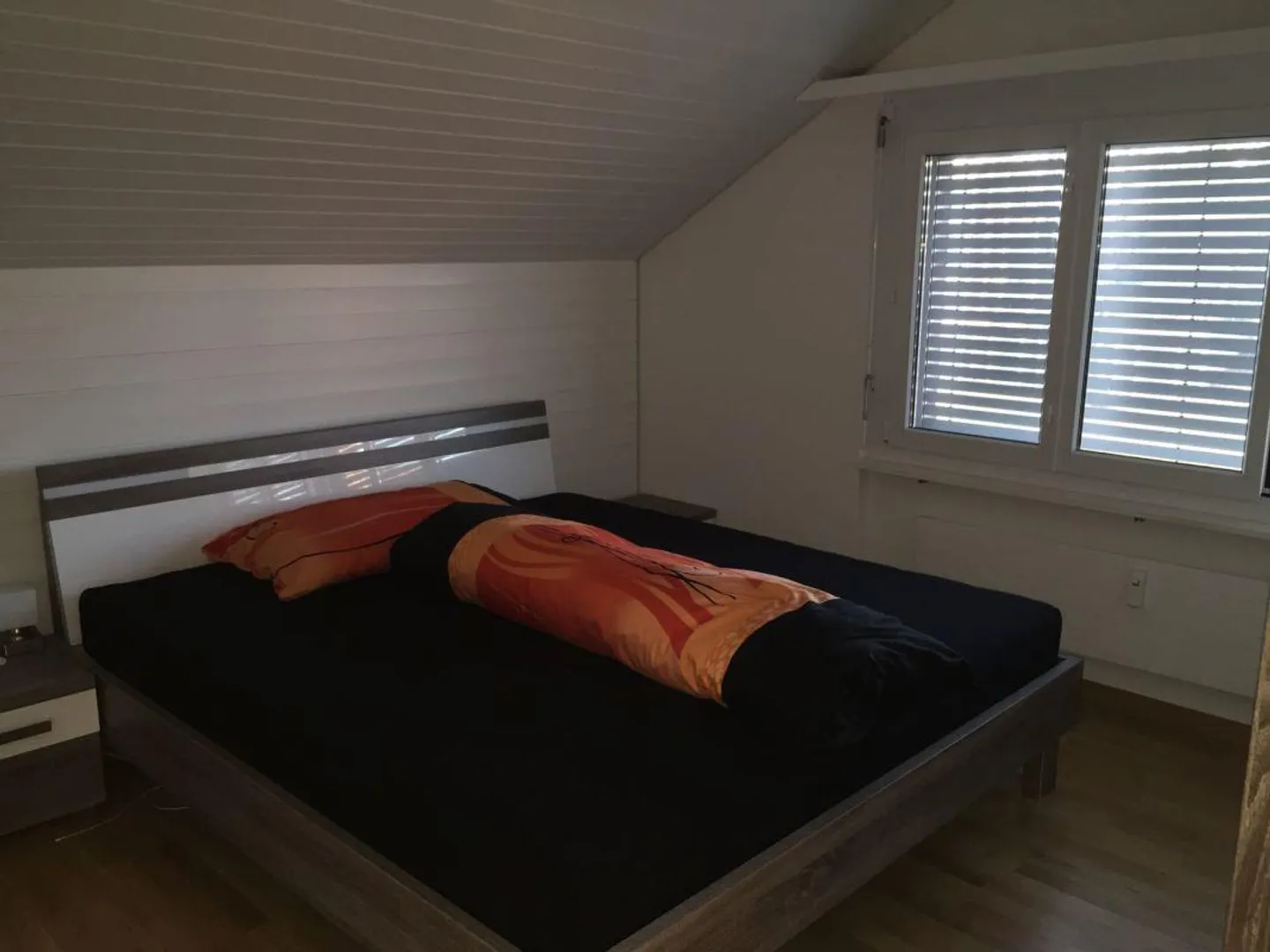 Gemütliche Dachwohnung mit Kaminofen - Foto 9 von 14