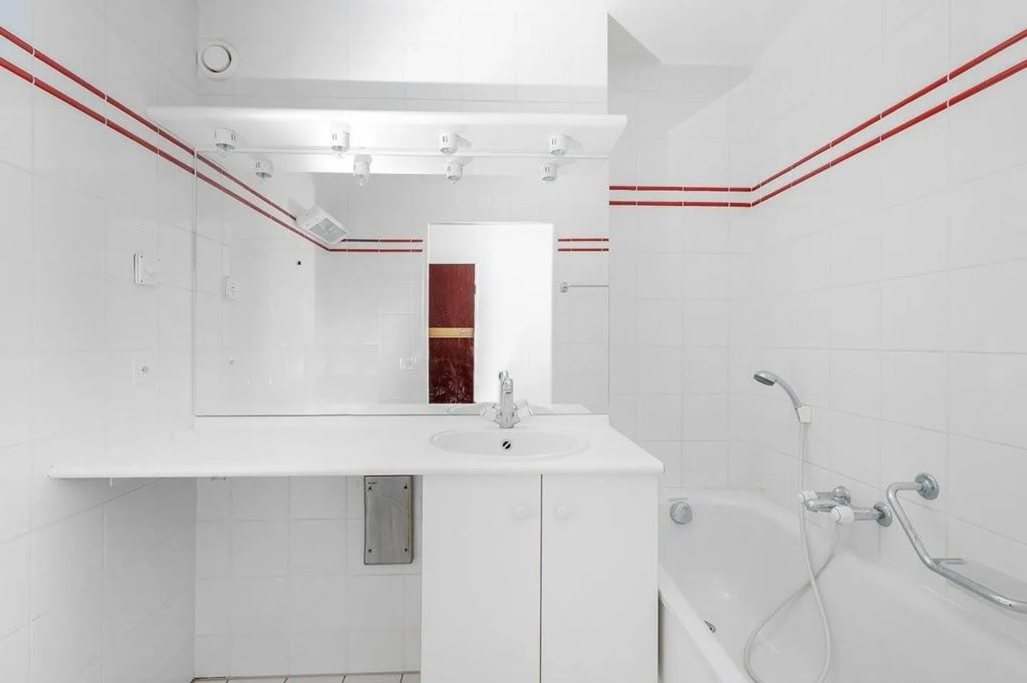 Rent without deposit - Modern apartment in a central location - Photo 6 of 6