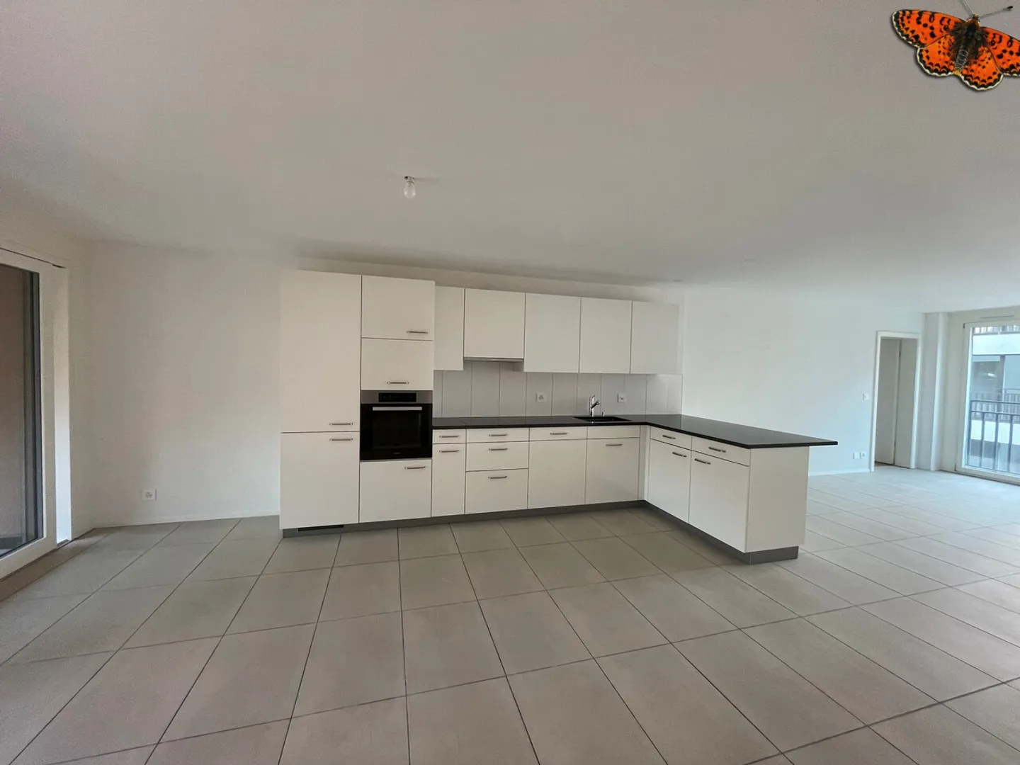 Charming 3 ½ Rooms - Center Bulle - Photo 3 of 7