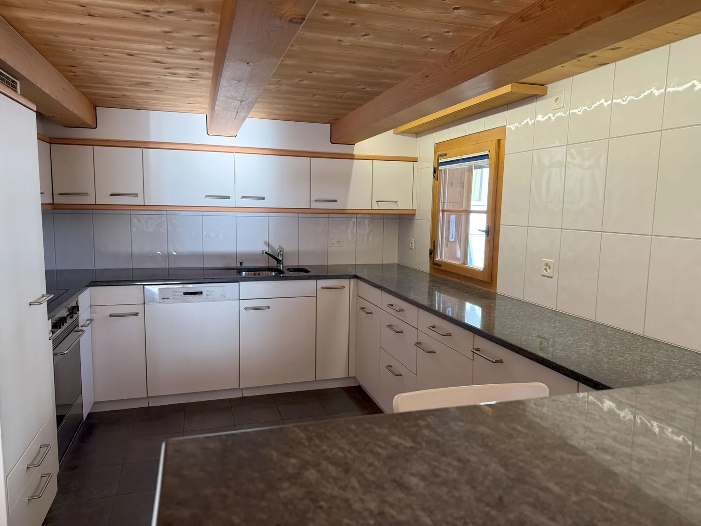 Immeuble résidentiel et commercial en emplacement central - Photo 12 sur 30