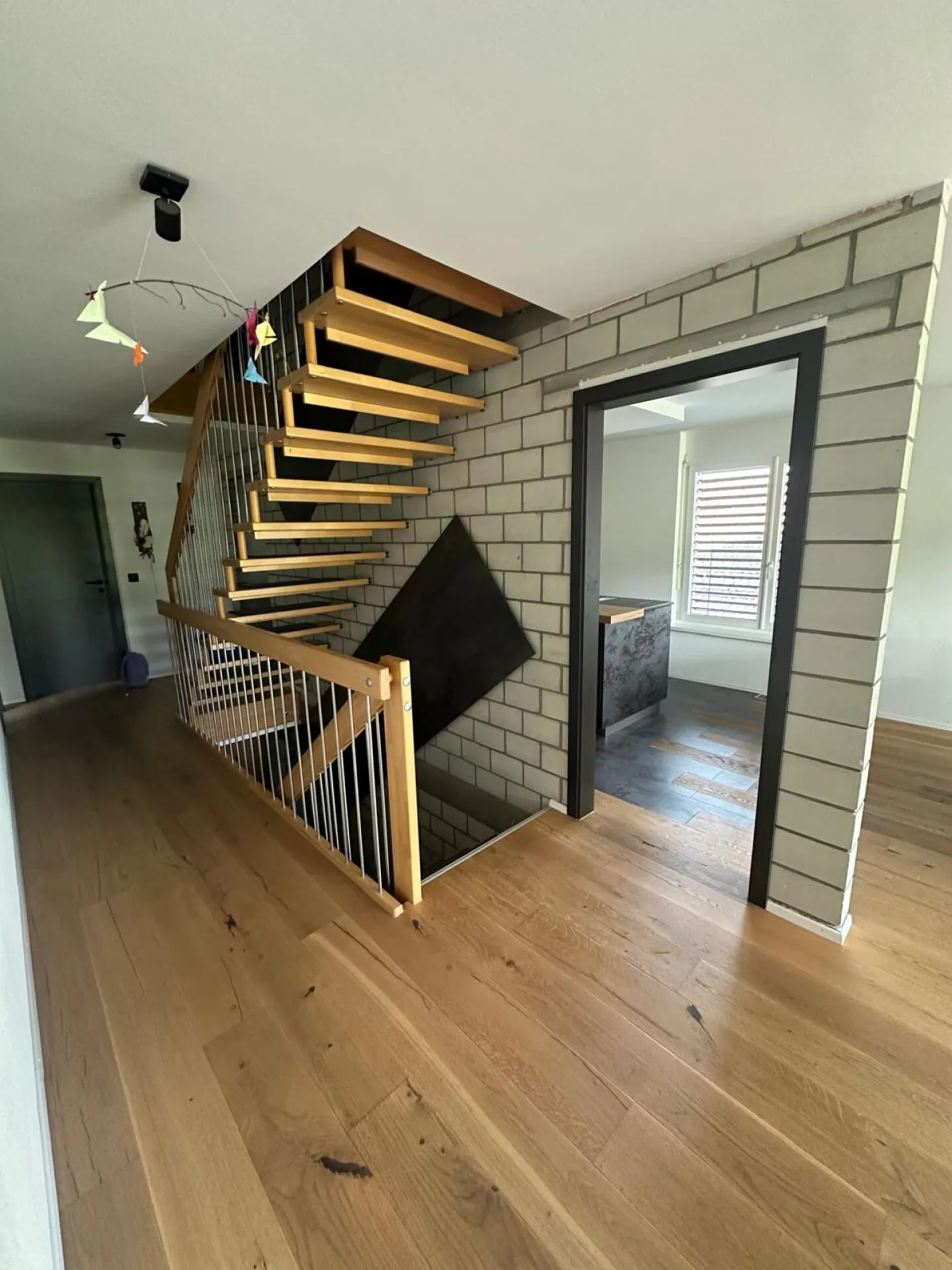 Moderna casa unifamiliare di 6,5 stanze con appartamento di 2,5 stanze (ufficio/commerciale) - Foto 13 di 14