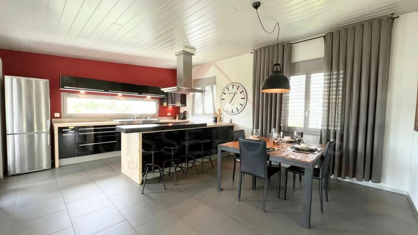 Rare à Bassecourt : Maison lumineuse de 146 m² avec jacuzzi, terrasses et vue exceptionnelle - Photo 4 sur 13