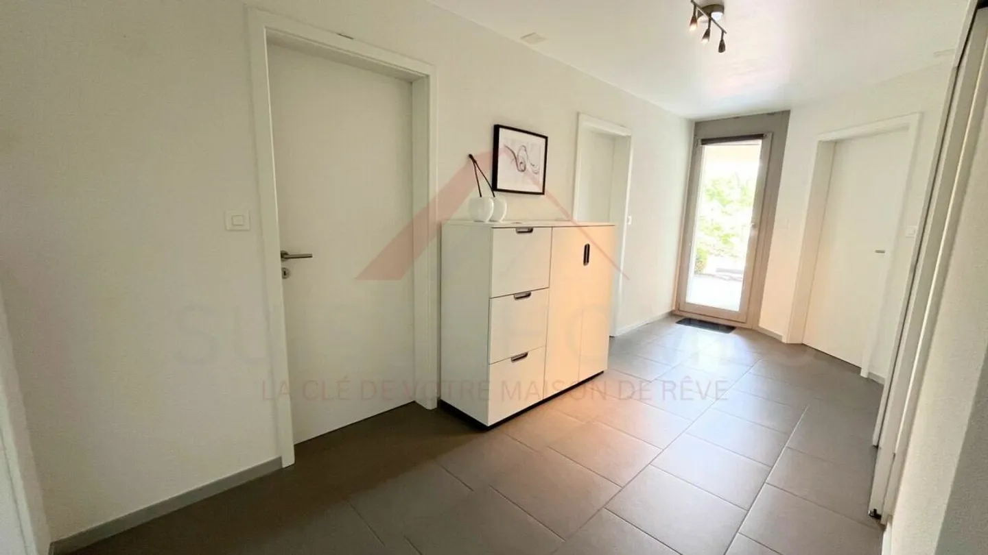 Rare à Bassecourt : Maison lumineuse de 146 m² avec jacuzzi, terrasses et vue exceptionnelle - Photo 6 sur 13