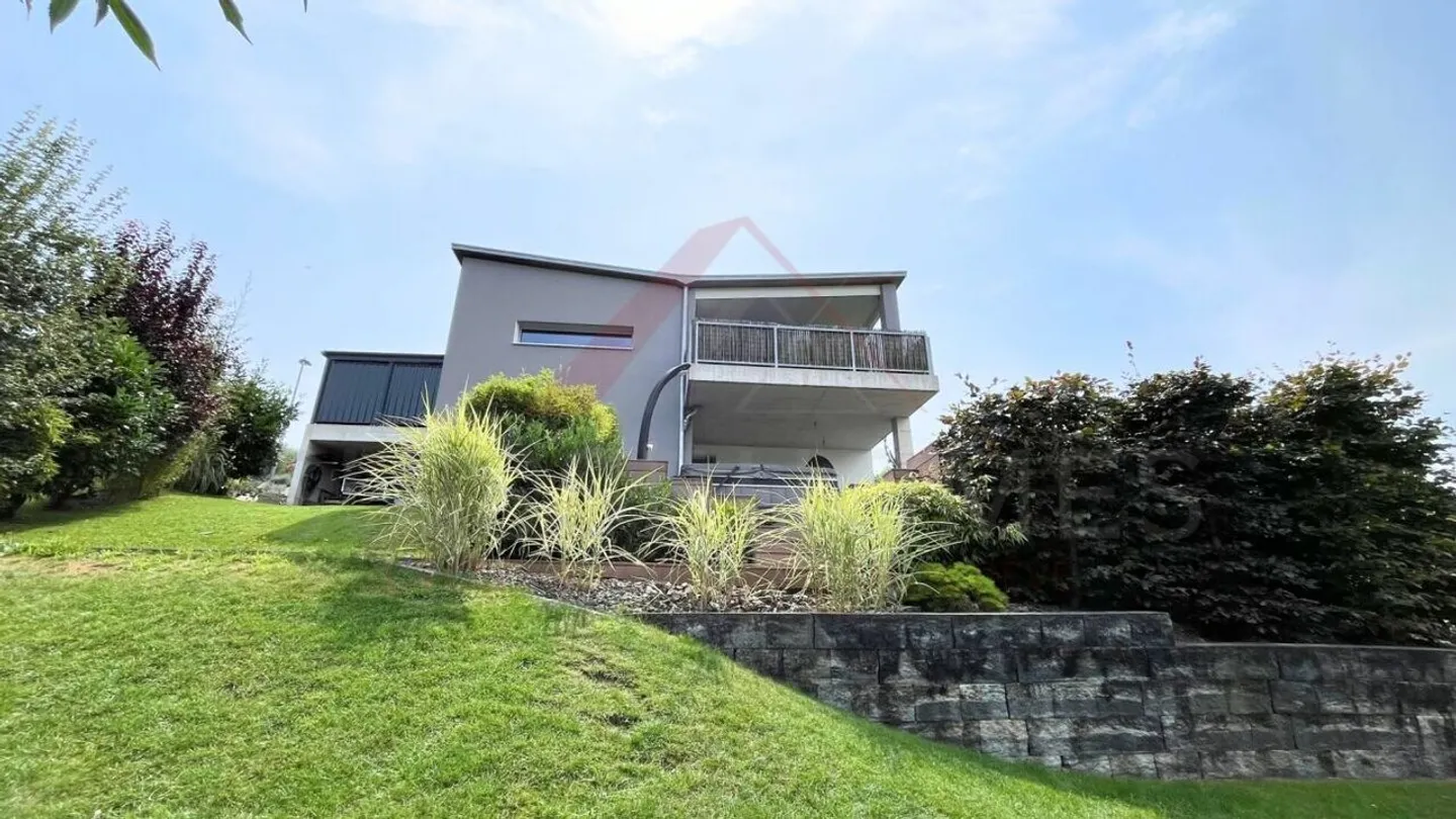 Rare à Bassecourt : Maison lumineuse de 146 m² avec jacuzzi, terrasses et vue exceptionnelle - Photo 10 sur 13
