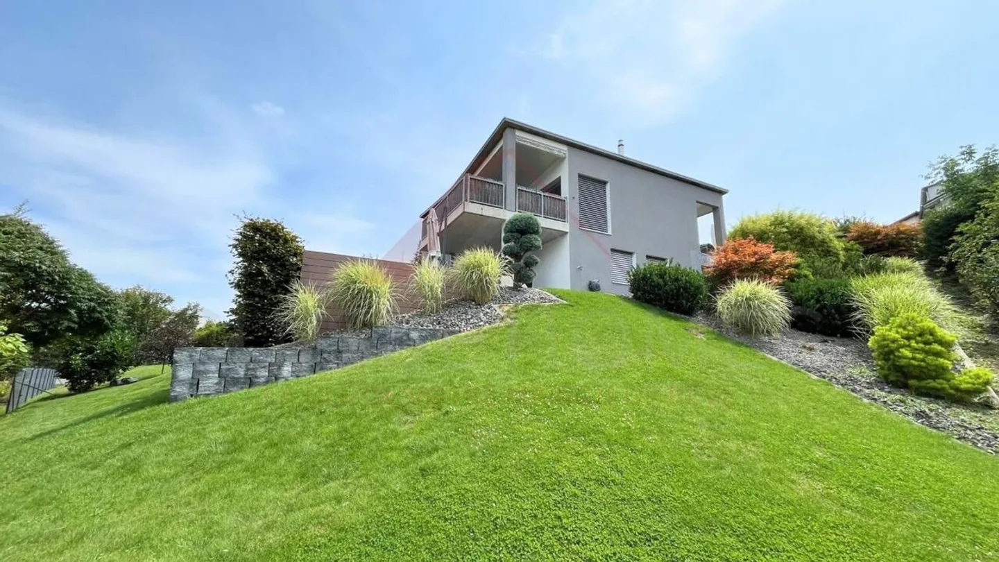 Rare à Bassecourt : Maison lumineuse de 146 m² avec jacuzzi, terrasses et vue exceptionnelle - Photo 13 sur 13