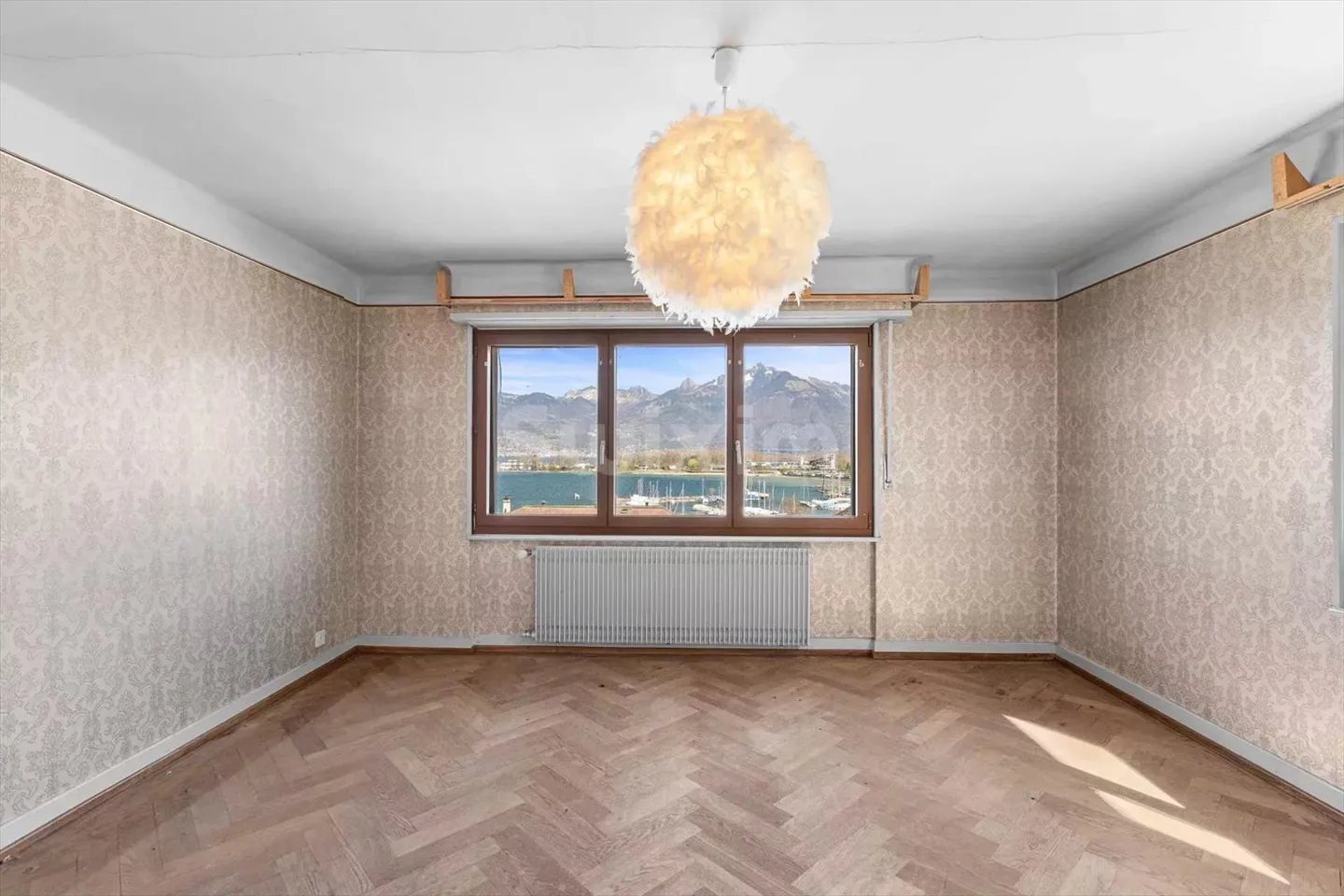 Beautiful house to renovate directly by the lake! - Photo 3 of 11