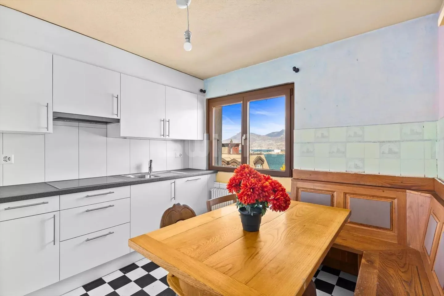 Beautiful house to renovate directly by the lake! - Photo 7 of 11