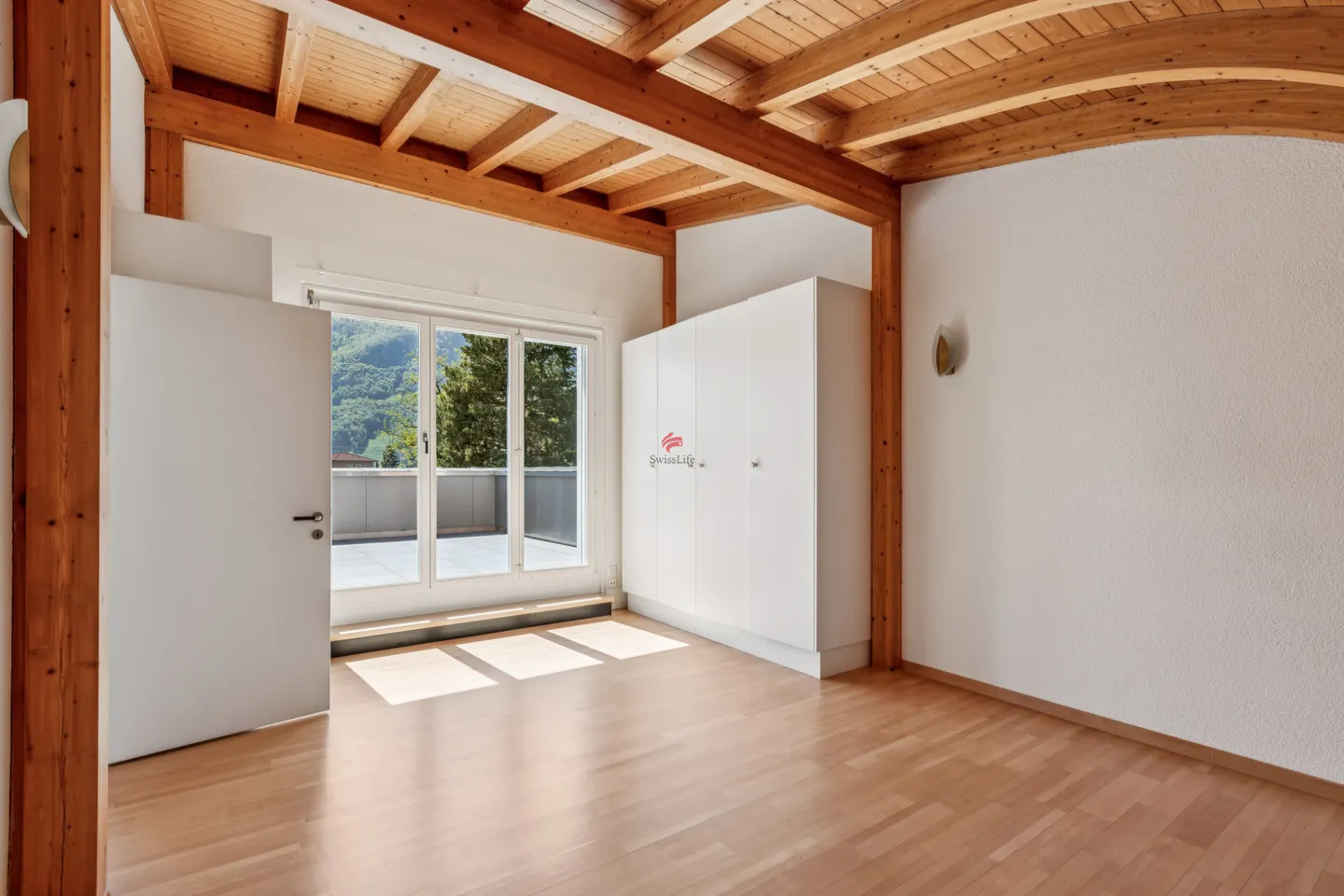 Family living space in a semi-detached house...in the best location - Photo 7 of 7