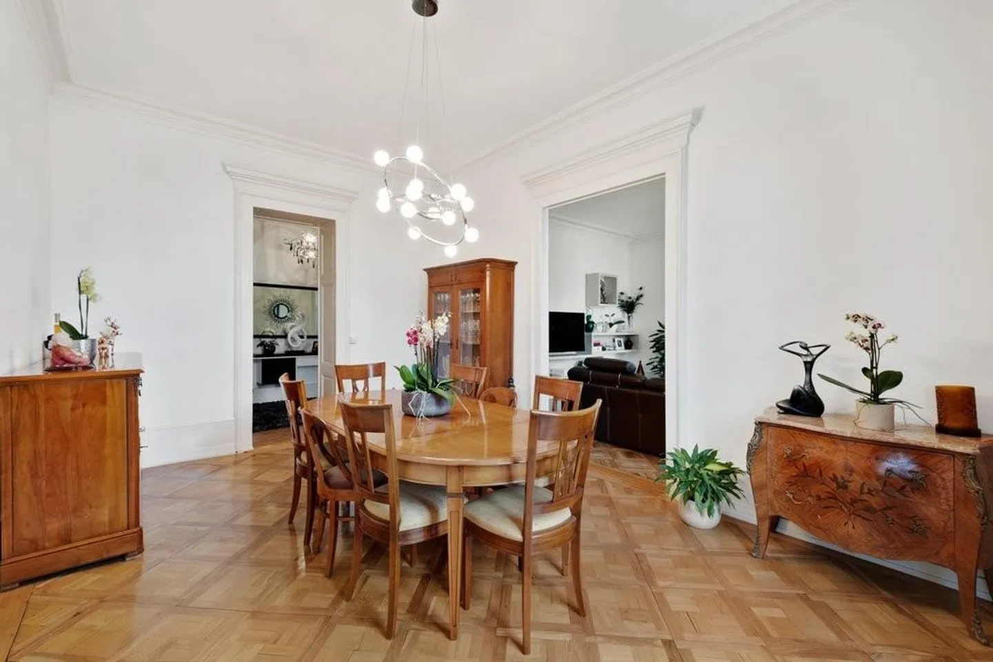 Appartement spacieux dans un cadre verdoyant - Photo 6 sur 12