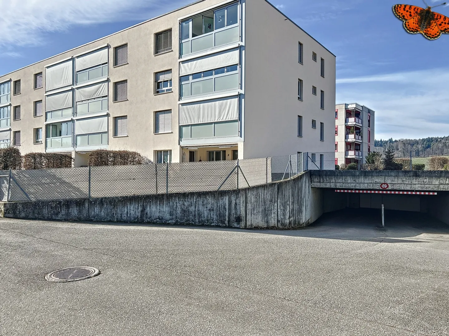 BELFAUX - Place de parc voiture intérieure - Photo 4 sur 5