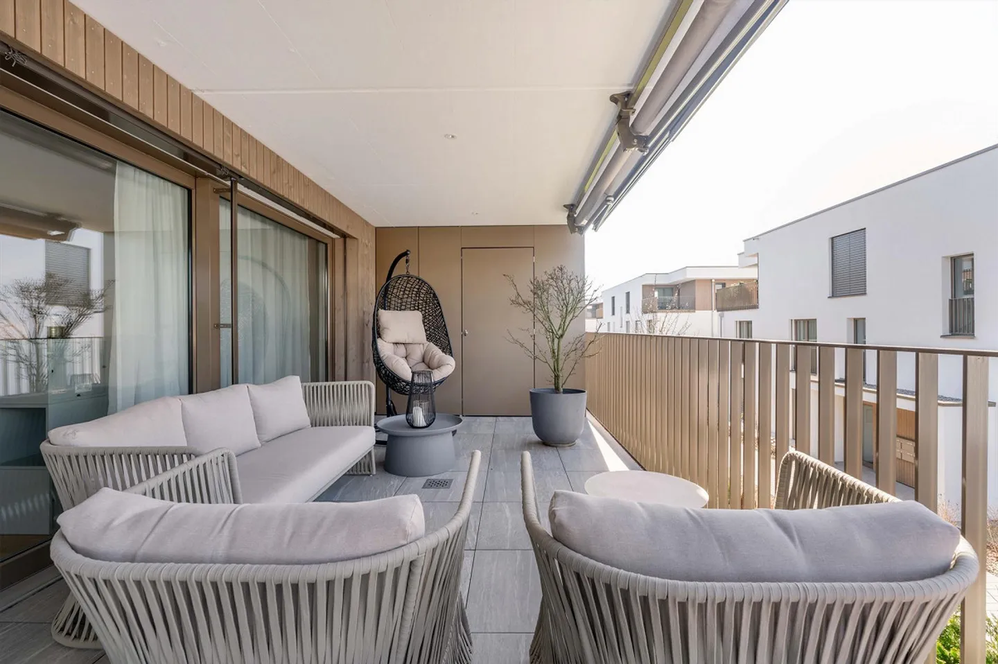 Vie contemporaine dans un endroit détendu - Photo 9 sur 10