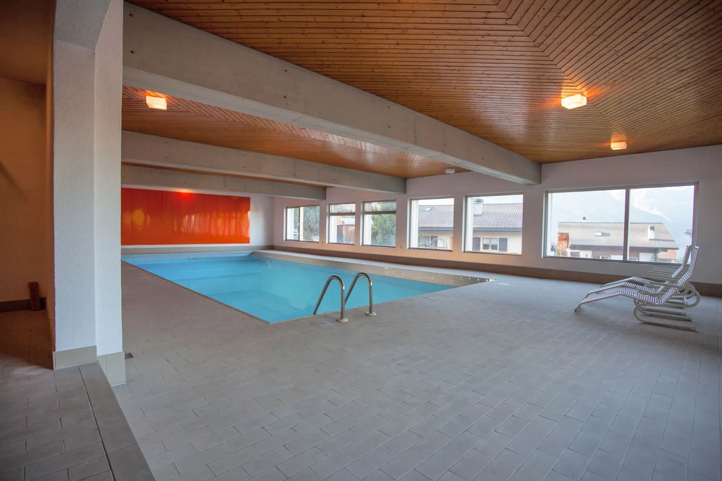 Chalet for sale - Photo 2 of 13