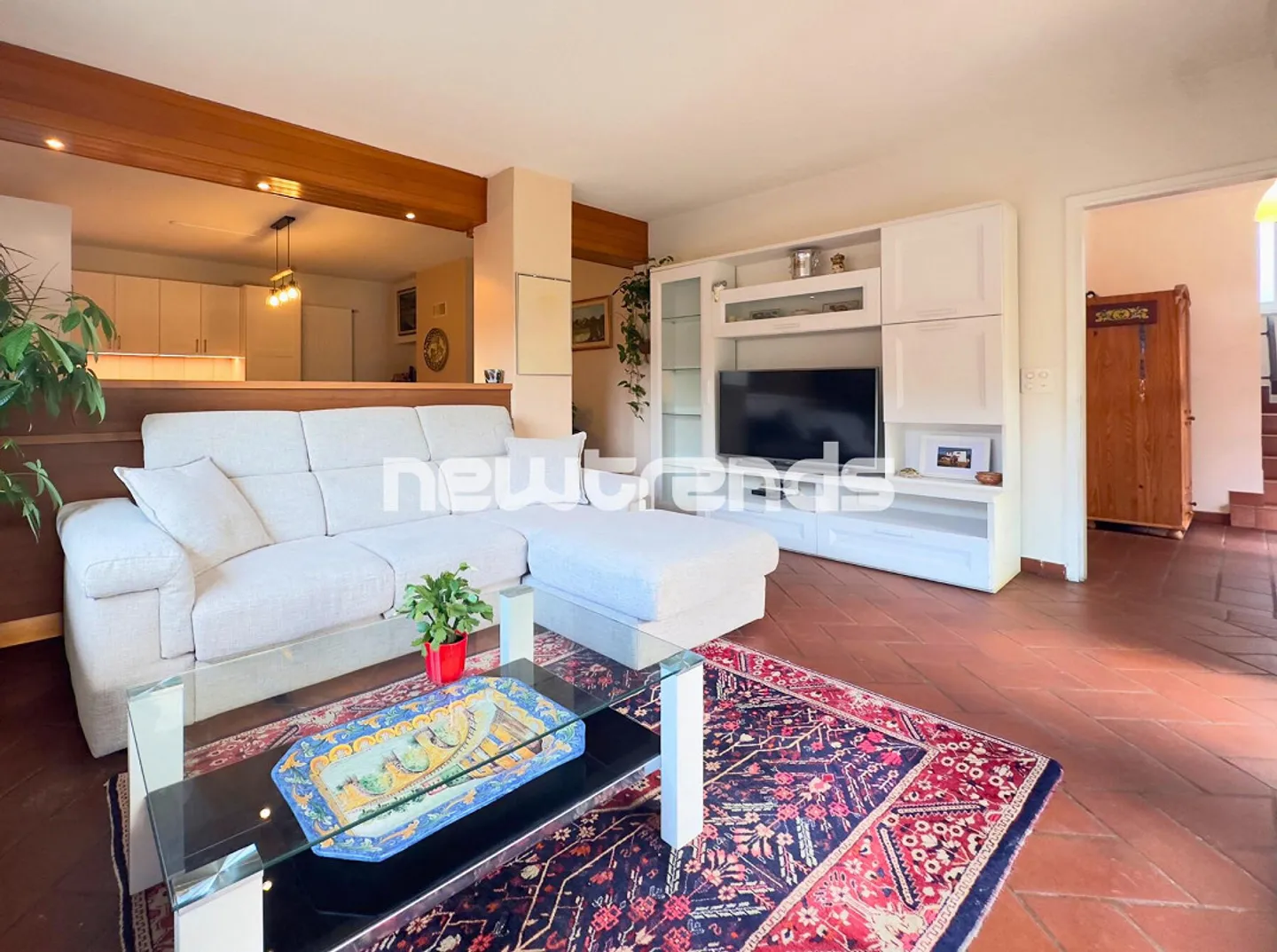 Villa con giardino privato e piscina - Foto 3 di 11