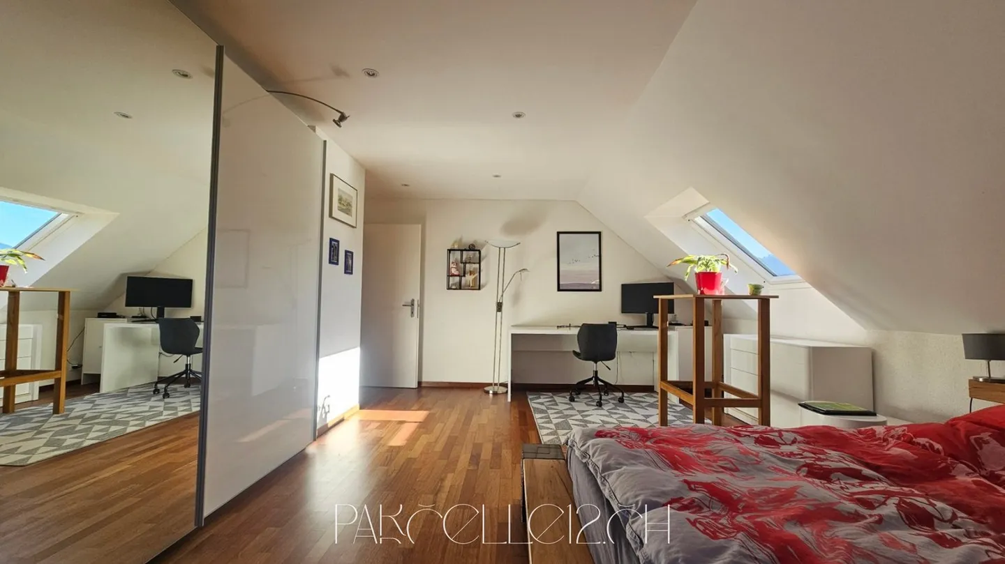 Single-family house on large plot - Photo 9 of 12