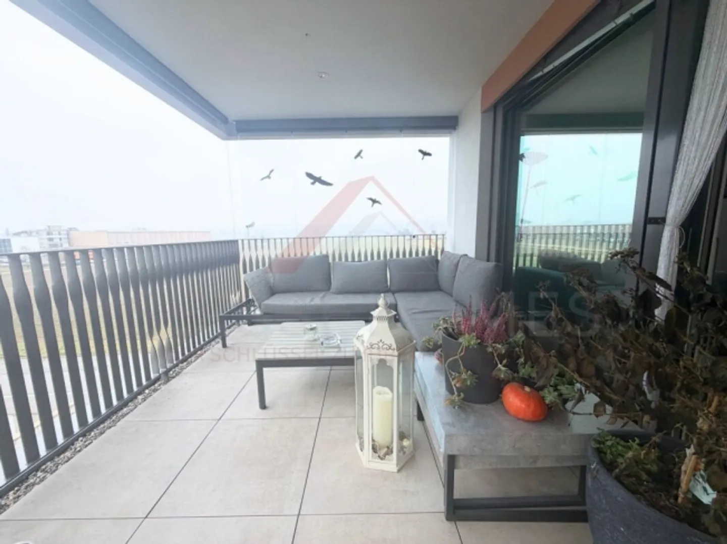 Stylish 3.5-Room Apartment with Balcony - Photo 3 of 10