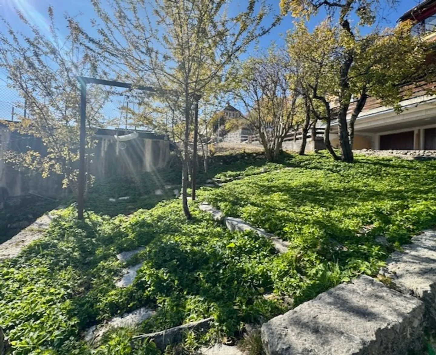 In esclusiva - Edificio misto nel cuore di Ponts-de-Martel - CHF 800'000.- - Foto 5 di 9