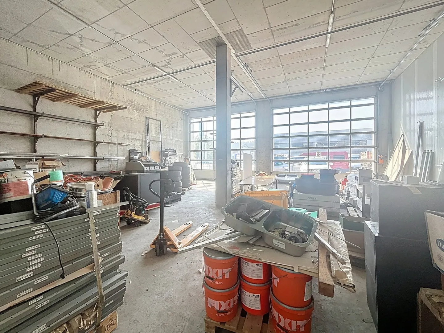 À louer - Propriété commerciale/industrielle de 144 m2 - Photo 2 sur 3