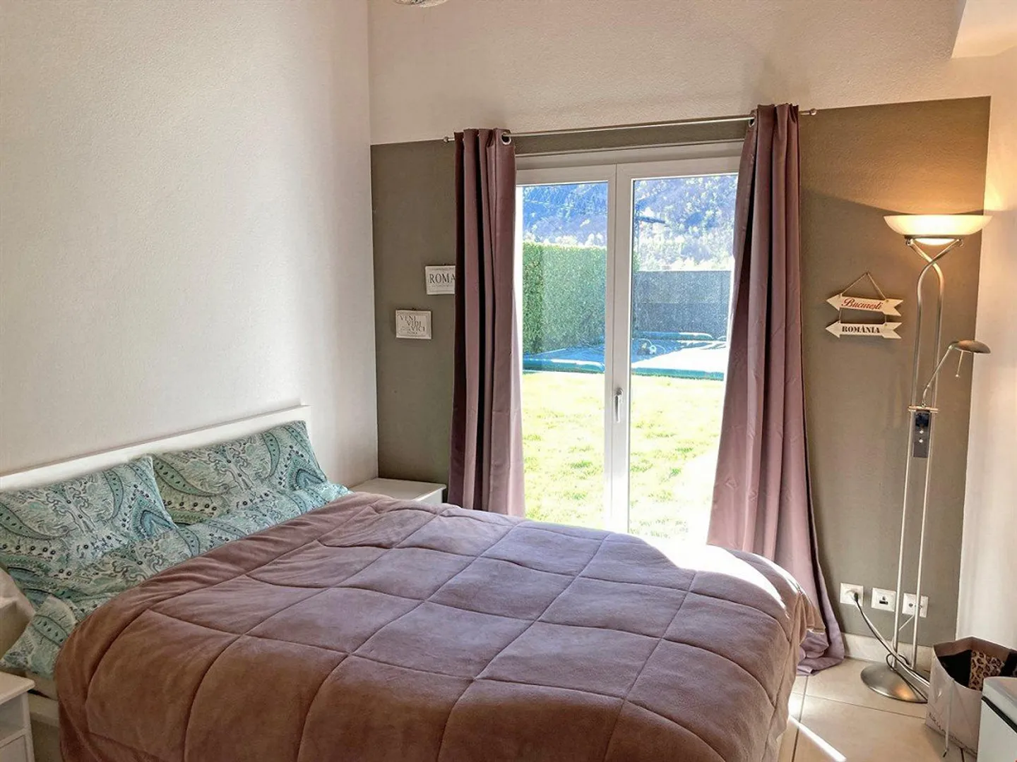 Villa con piscina e prato all'inglese, ampio parcheggio - Foto 10 di 13