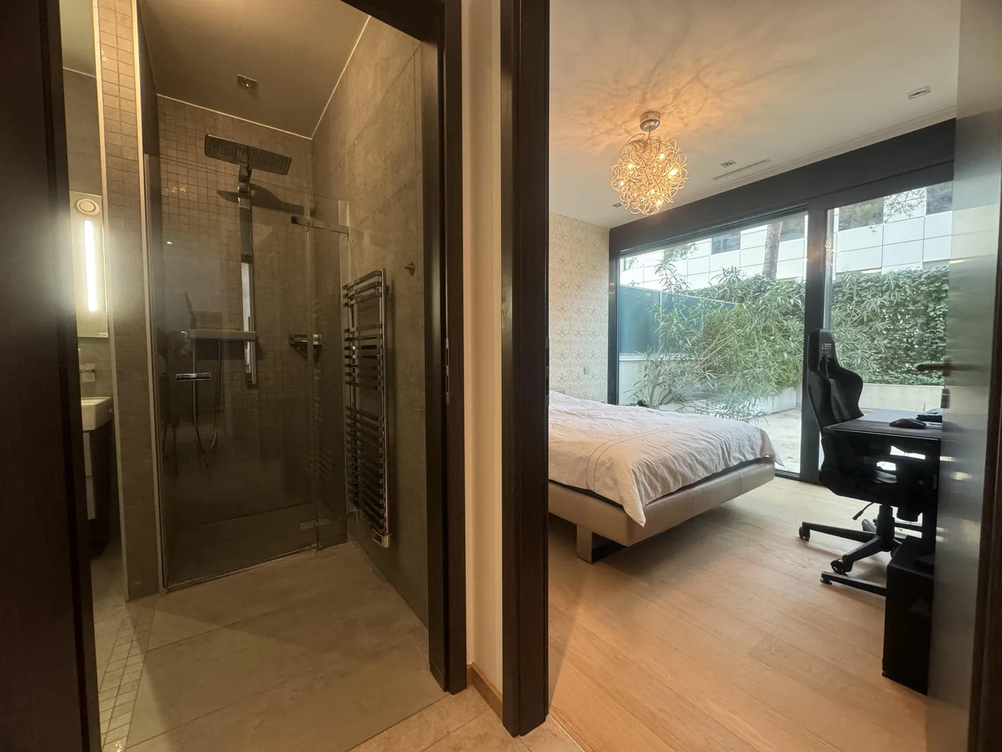 Secure Apartment with Terrace - Photo 4 of 13