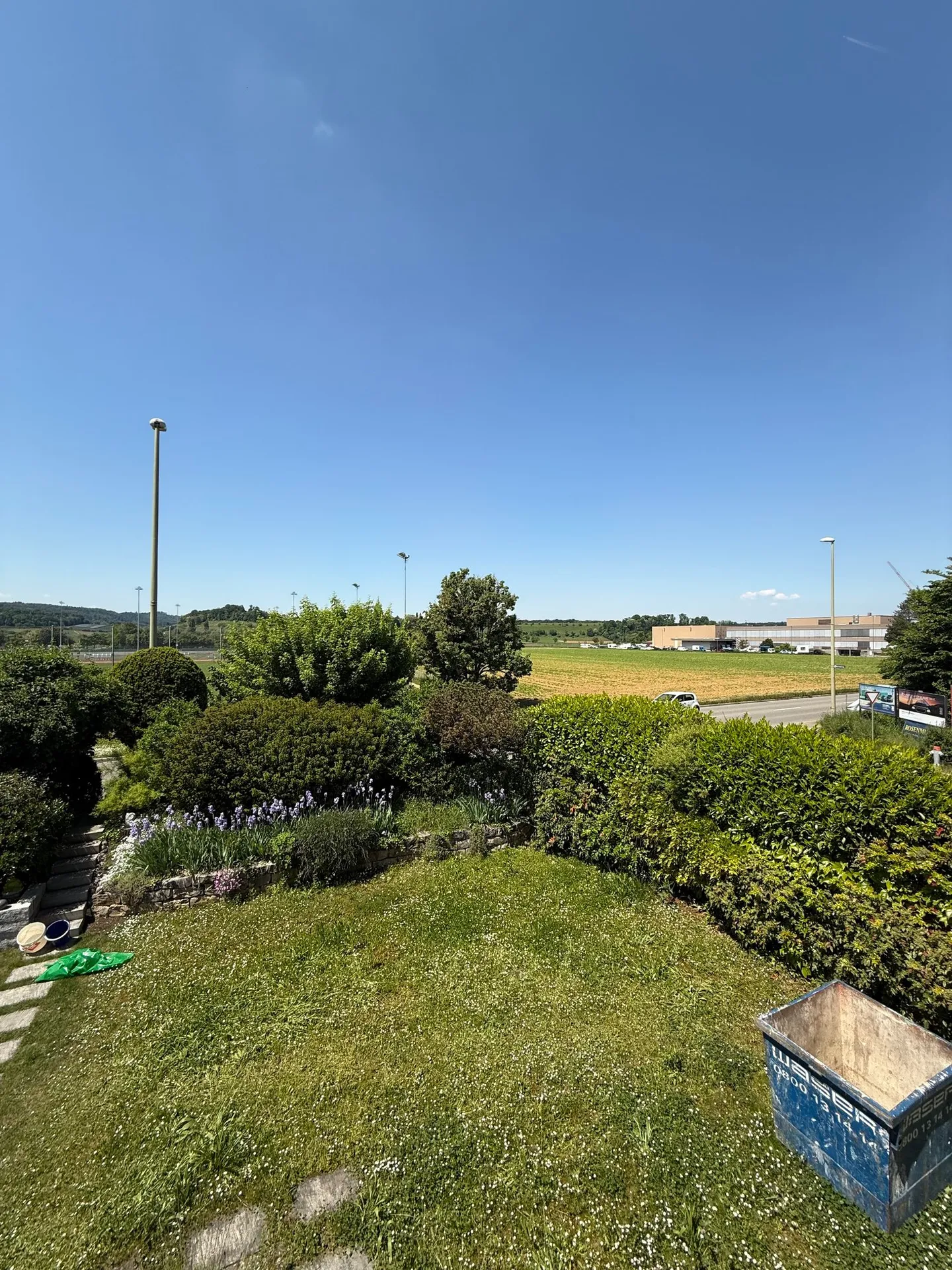 Casa a schiera ristrutturata con giardino in affitto ad Aesch - Foto 1 di 15