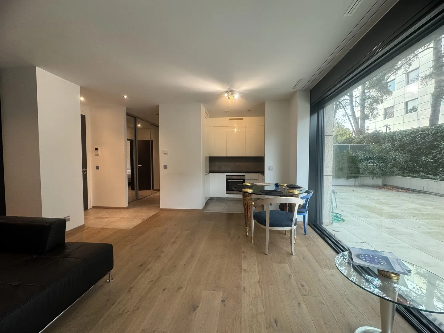 Secure Apartment with Terrace - Photo 2 of 13